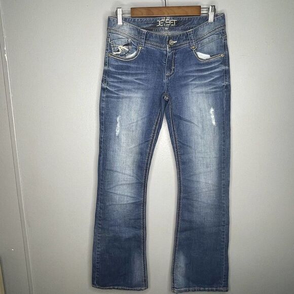 JetSet Women’s size 7 medium wash distressed flare jeans Mid Rise - Picture 1 of 7